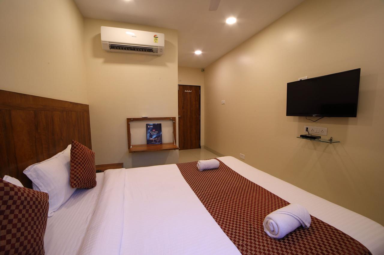 Oyo 8757 Prakash Inn Mumbai  Buitenkant foto