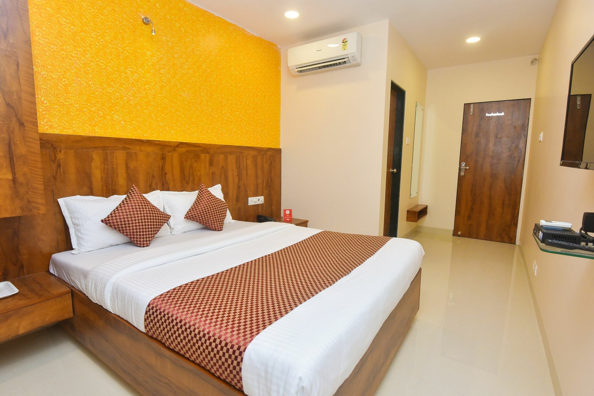 Oyo 8757 Prakash Inn Mumbai  Buitenkant foto